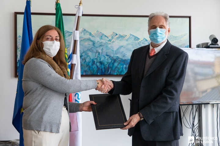 Beatriz Fernandes é a nova presidente da ESTeSL