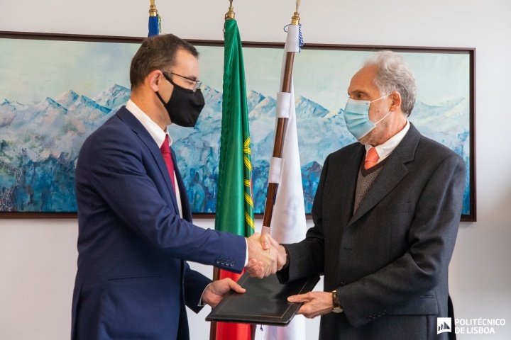 José Nascimento assume direção do ISEL