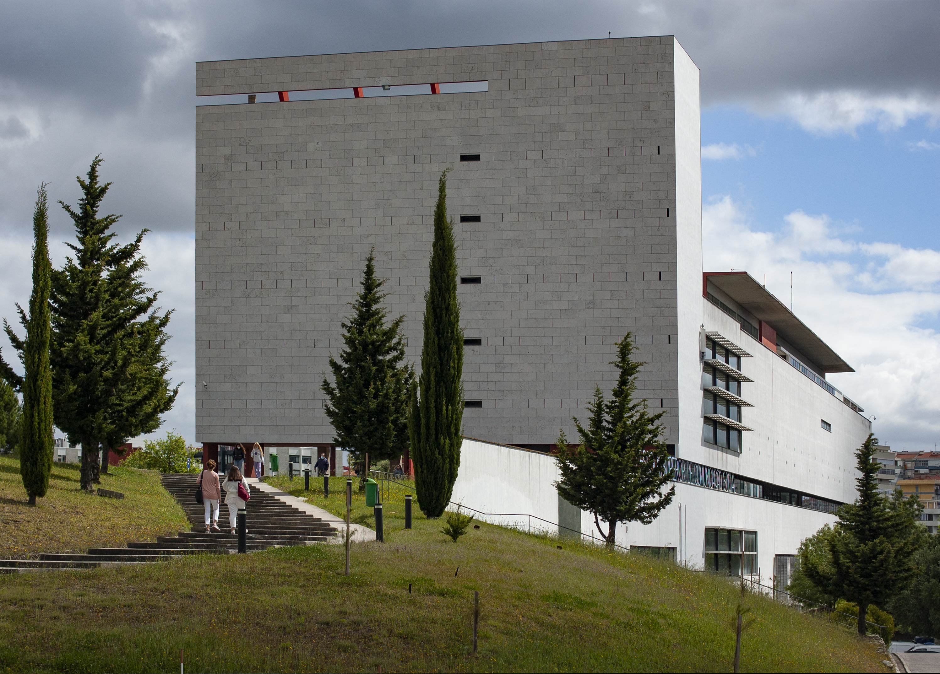 Escola Superior de Comunicação Social 