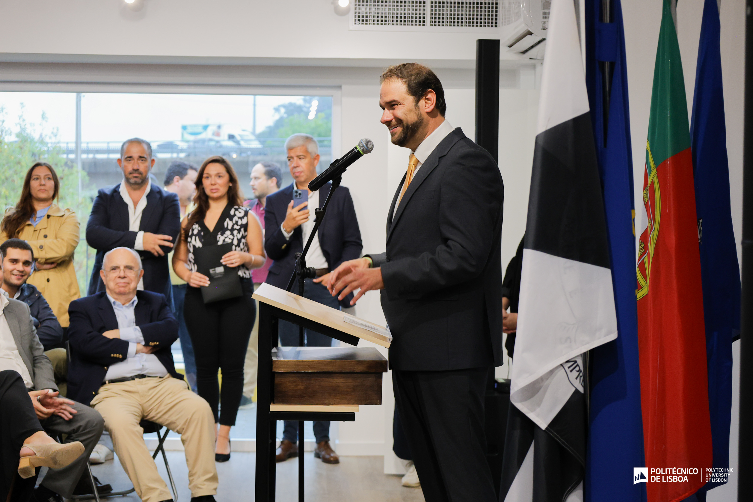 ricardo marques - presidente da junta de freguesia de Benfica - na inauguração da nova residência de estudantes
