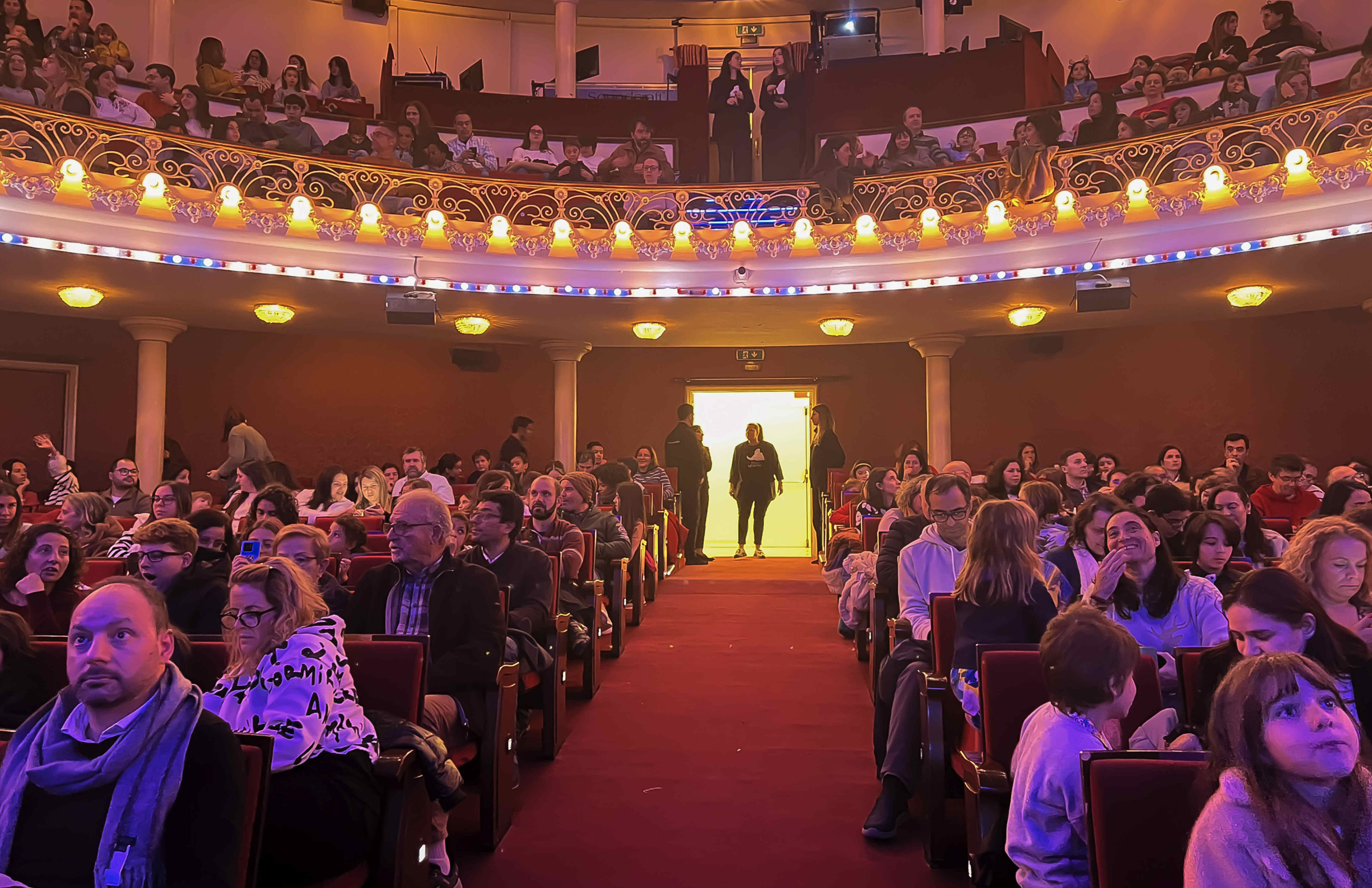 Festa de Natal 2024 do IPL volta a juntar famílias no Teatro Politeama