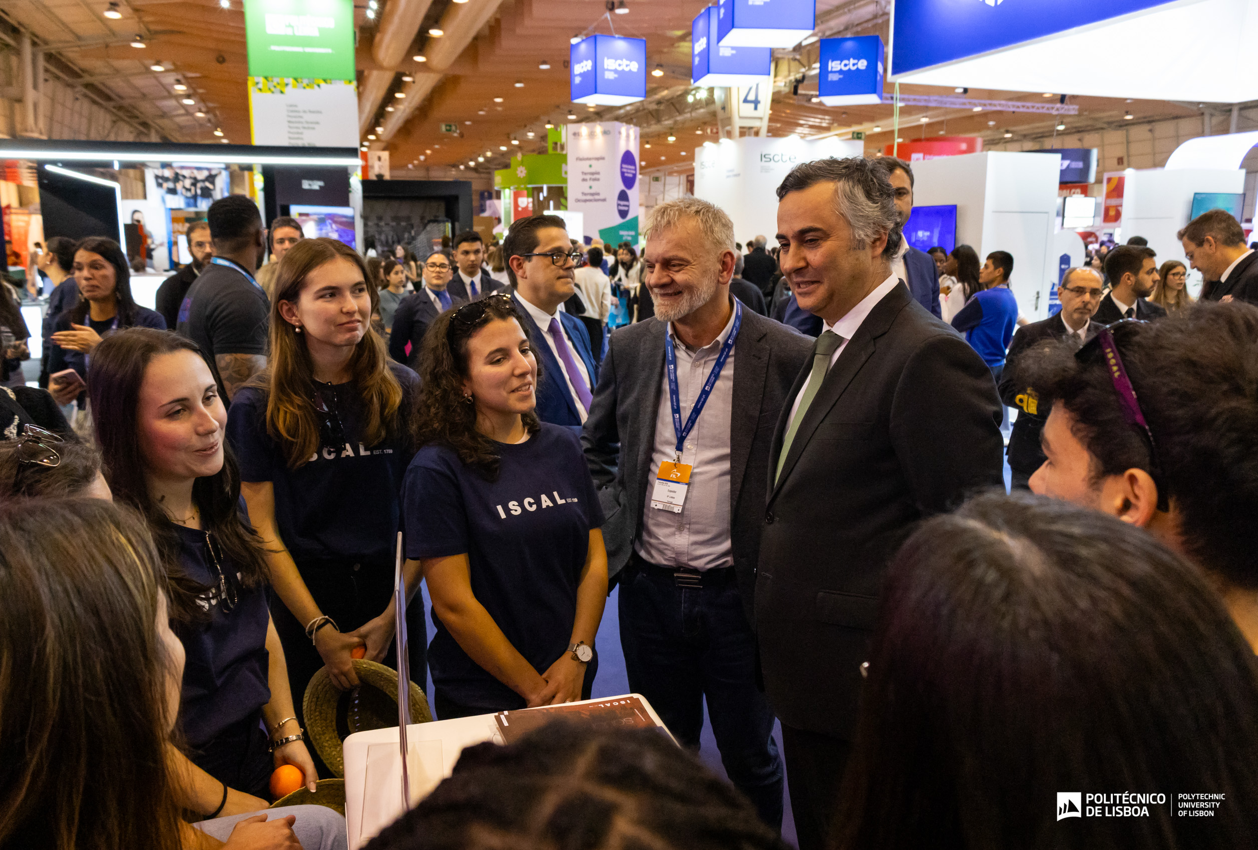 1 ministro de Portugal visita o stand do politécnico de lisboa na futuralia 2025