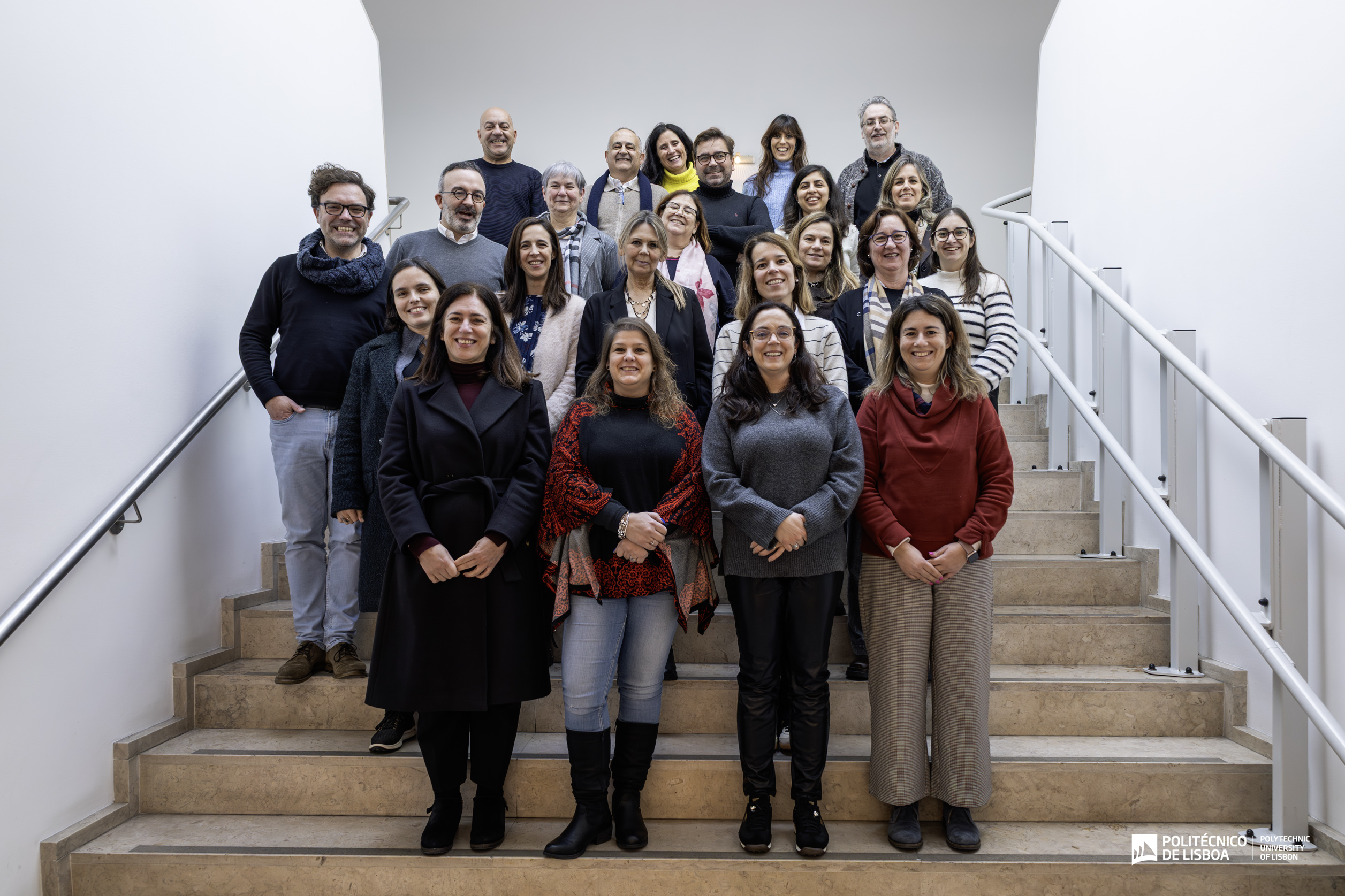 Foto de grupo, todas as instituiçoes da rede Poliempreende