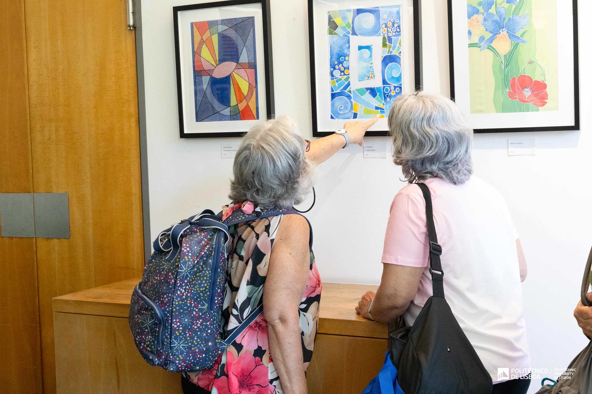Exposição "Entre Traços e Cores"