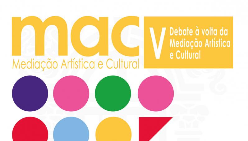 Cartaz com fundo branco e elementos circulares decorativos coloridos com o texto: Mediação artística e cultural e transformação social