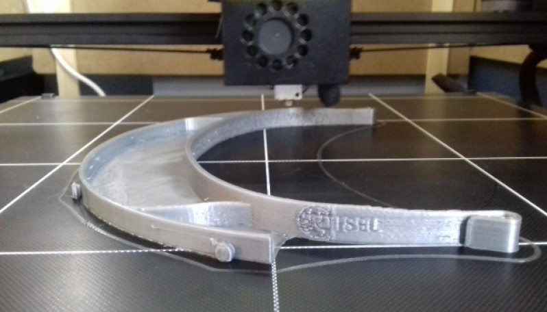 Viseira produzida pela ESELx, ISEL e FabLab Benfica