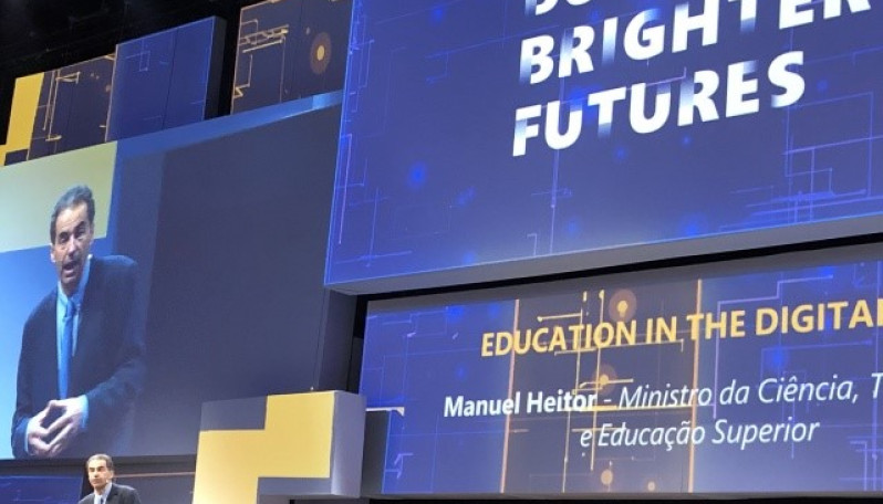 Building the Future: Transformação Digital na Educação