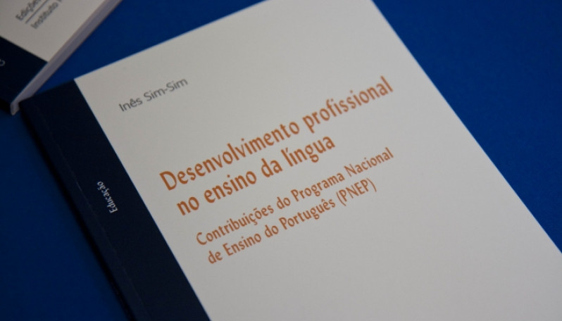 capa do livro - Desenvolvimento profissional no ensino da língua