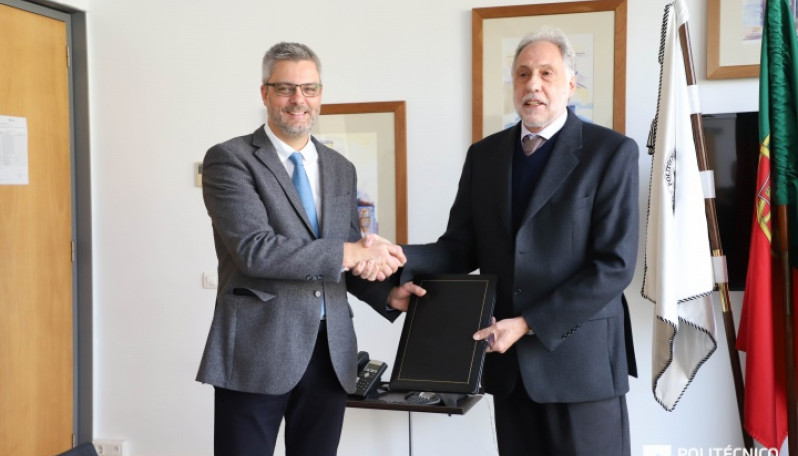 Carlos Pires toma posse como presidente da ESELx