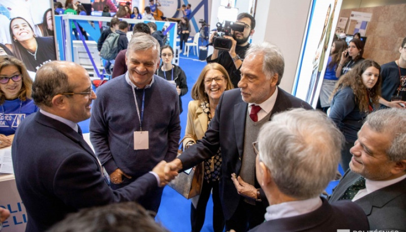 Secretário de Estado da Ciência, Tecnologia e Ensino Superior visita stand do IPL na Futurália