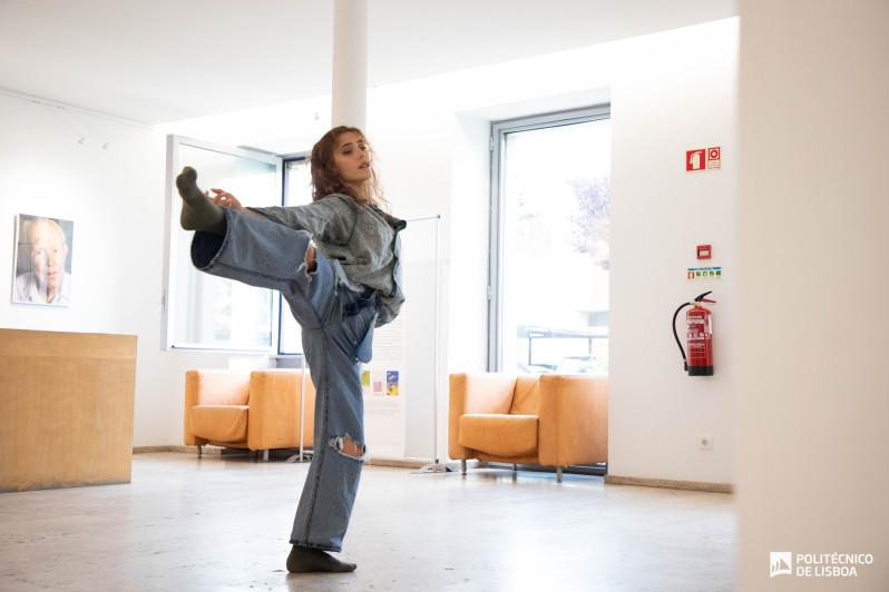 Momento da apresentação de estudantes da Escola Superior de Dança