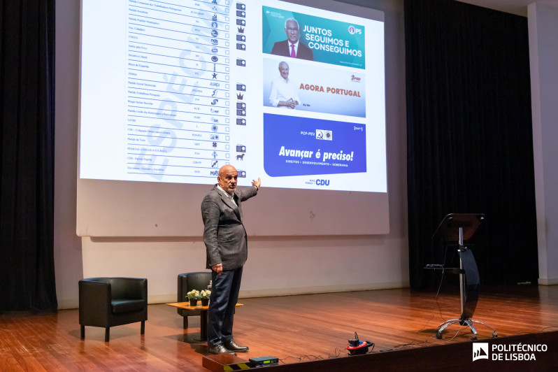 Palestra de Luís Paixão Martins sobre Comunicação Eleitoral