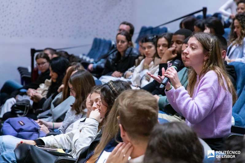 palestra de Luís Paixão Martins sobre Comunicação Eleitoral 