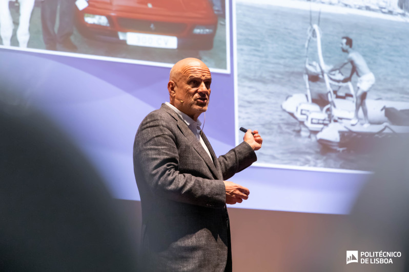 palestra de Luís Paixão Martins sobre Comunicação Eleitoral 