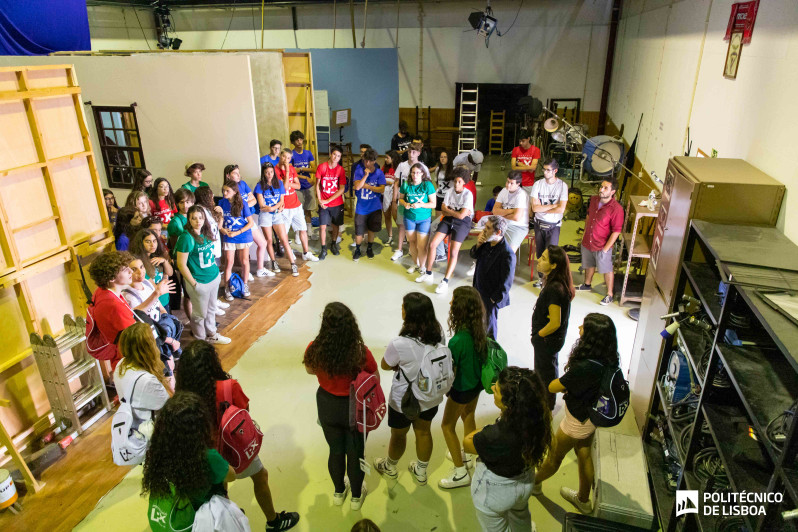 Participantes da Academia Politécnico Lx nos estúdios da ESTC