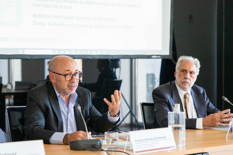 António Almeida no lançamento do livro: O Planeamento de gestão, Orçamentação e Controlo Orçamental no setor da construção e obras públicas em livro