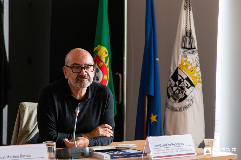 José Cavaleiro Rodrigues no lançamento do livro "Sistemas de Comunicação Digital"