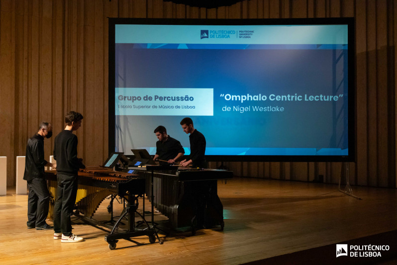 Grupo de Percussão da ESML, formado pelo docente Pedro Carneiro e os estudantes Raúl da Eira, Rui Melo e Tomás Jesuíno