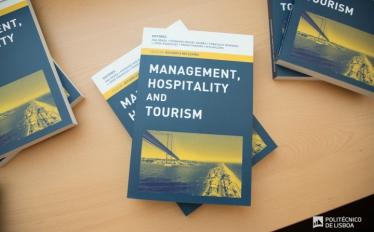 Livro "Management, Hospitality and Tourism"