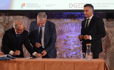 IPL assina contrato-programa