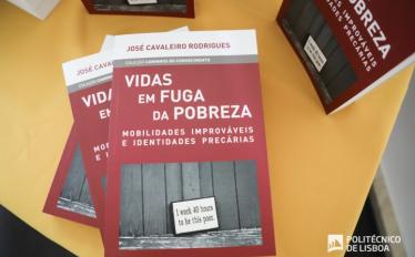 Livro "Vidas em fuga da pobreza"